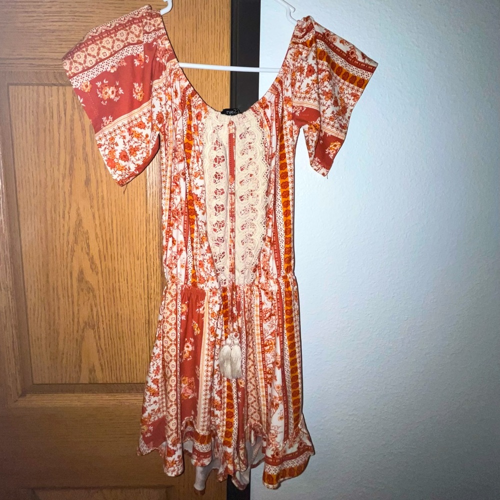 Rue21 romper suit, color orange and white, size extra small